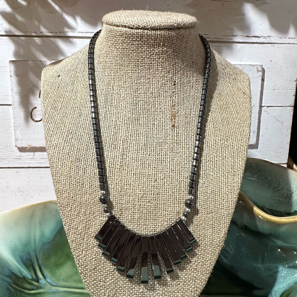 Vintage 1980's Hematite Stone Graduated Fringe and Silver 14” Necklace